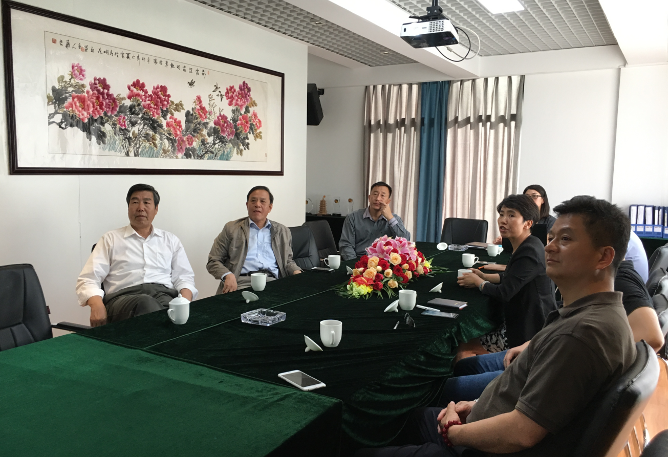 聽(tīng)取云南省建設(shè)監(jiān)理協(xié)會(huì)工作匯報(bào)