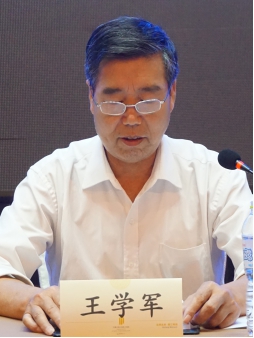 王學(xué)軍同志在大會(huì)上講話溫健同志主持大會(huì)